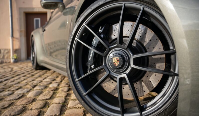 Porsche 911 (992) Carrera GTS full