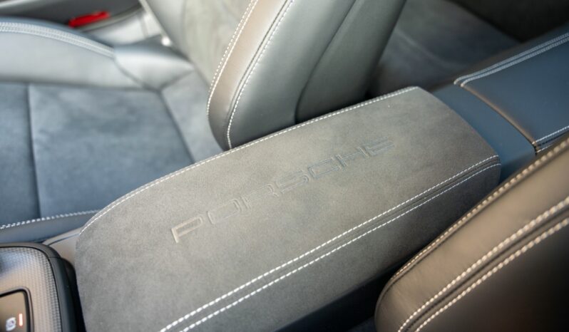 Porsche 911 (992) Carrera GTS full