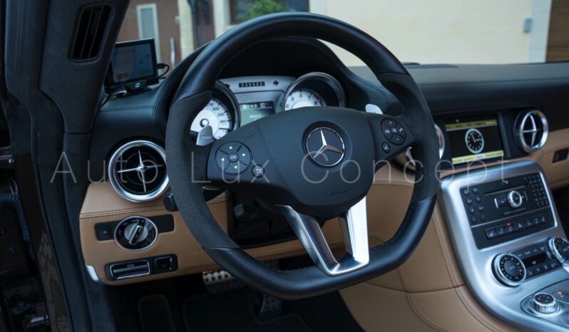 Mercedes-Benz SLS AMG Roadster full