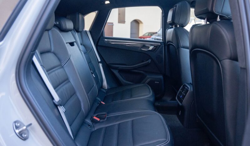 Porsche Macan GTS full