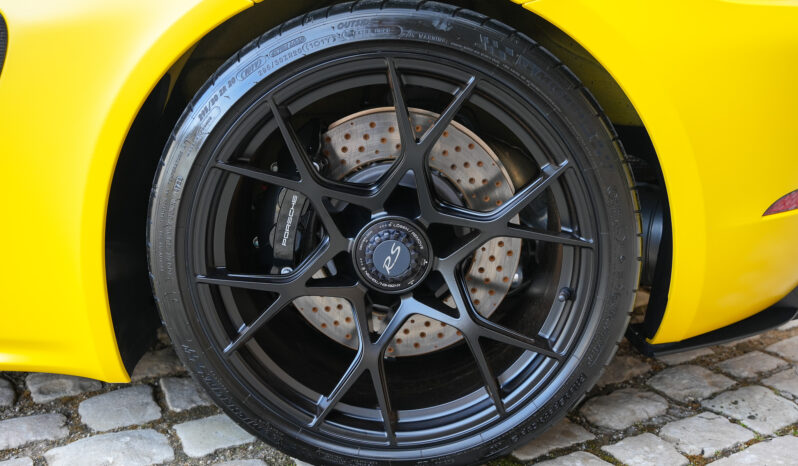 Porsche 718 Cayman GT4 RS Pack Weissach full