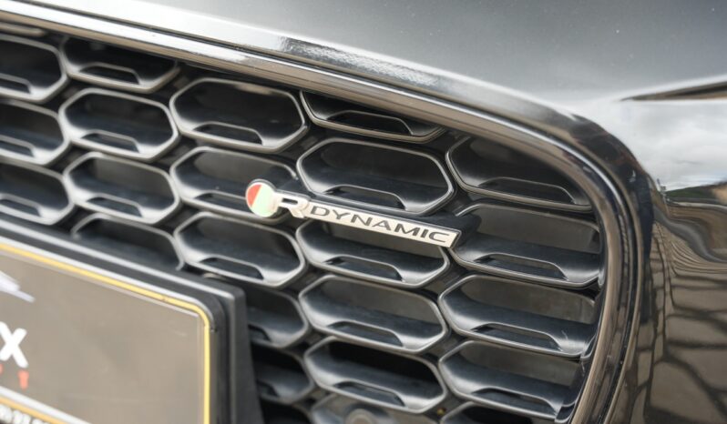 Jaguar F-Type P300 R-Dynamic full