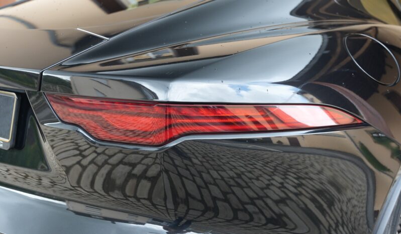 Jaguar F-Type P300 R-Dynamic full