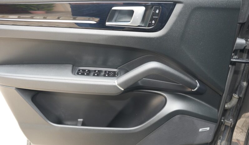 Porsche Cayenne E-Hybrid Coupé full