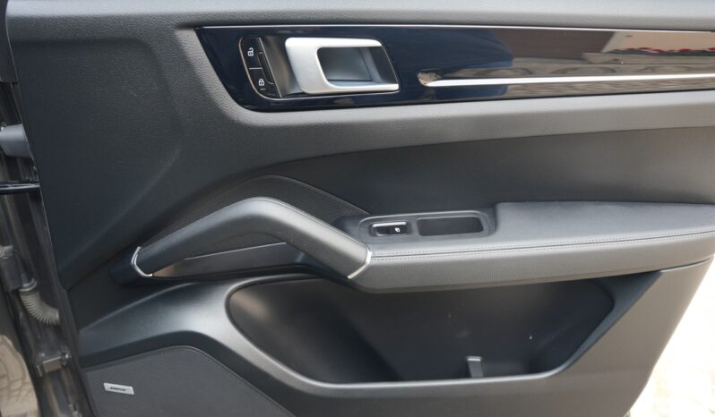 Porsche Cayenne E-Hybrid Coupé full