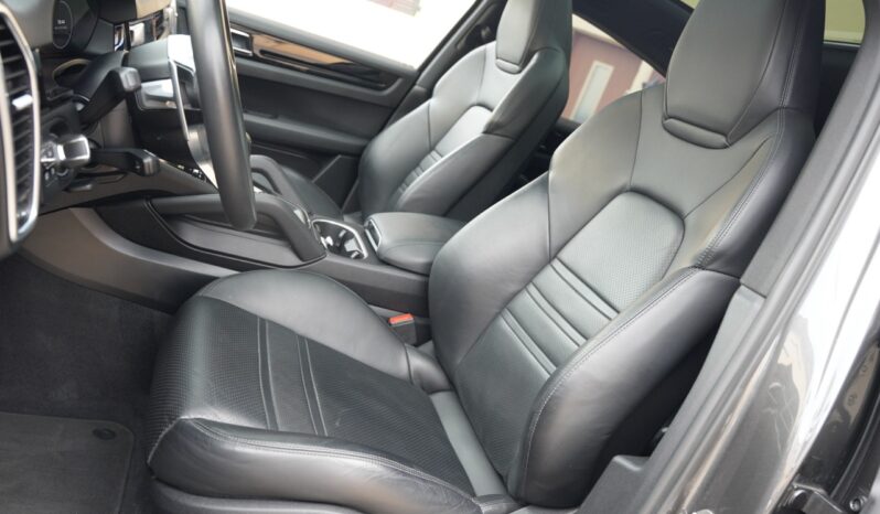 Porsche Cayenne E-Hybrid Coupé full
