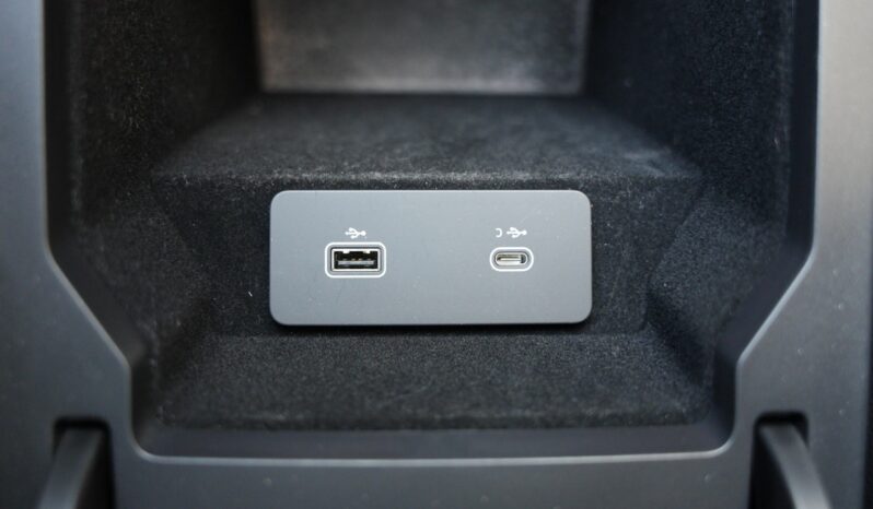 Jaguar E-Pace P200 AWD S full