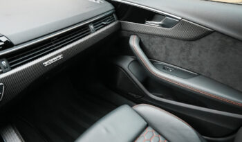 Audi RS4 Avant TFSI Quattro full