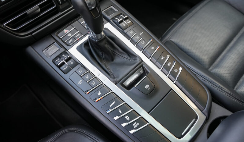 Porsche Macan GTS full