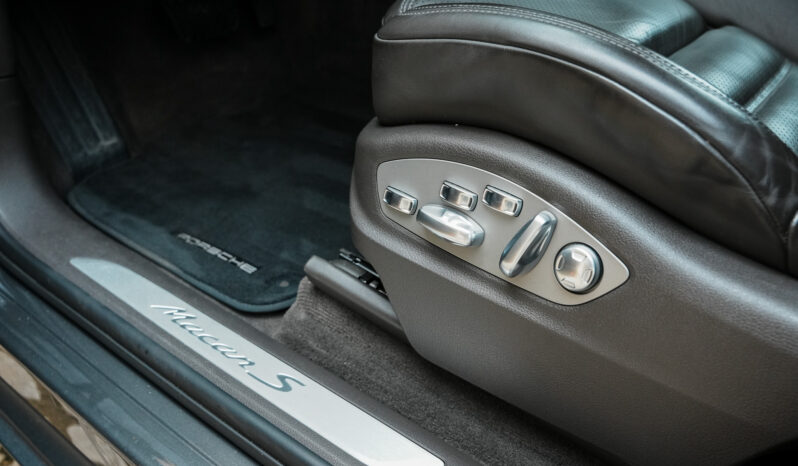 PORSCHE MACAN S full