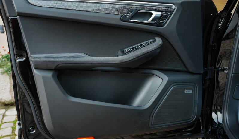 Porsche Macan GTS full