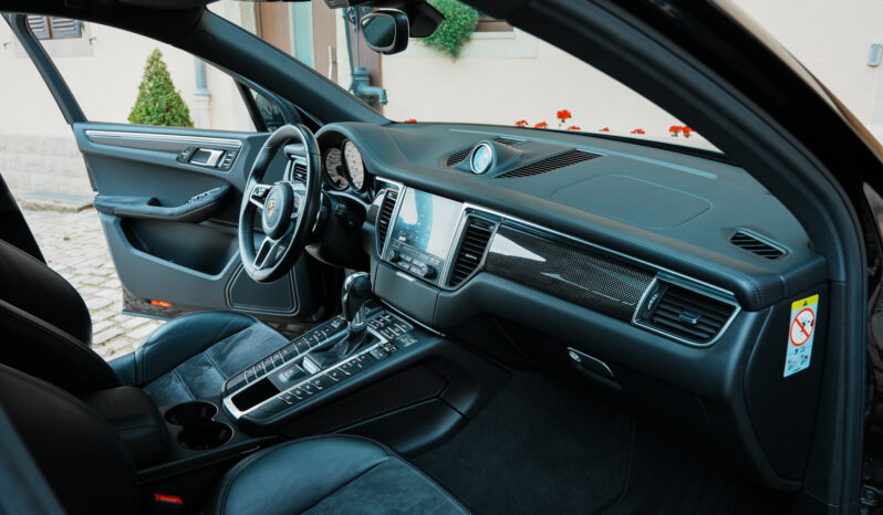 Porsche Macan GTS full
