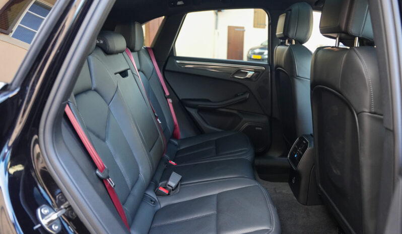 Porsche Macan GTS full