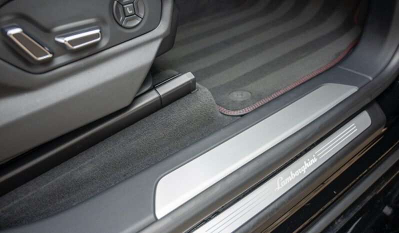 Lamborghini Urus full