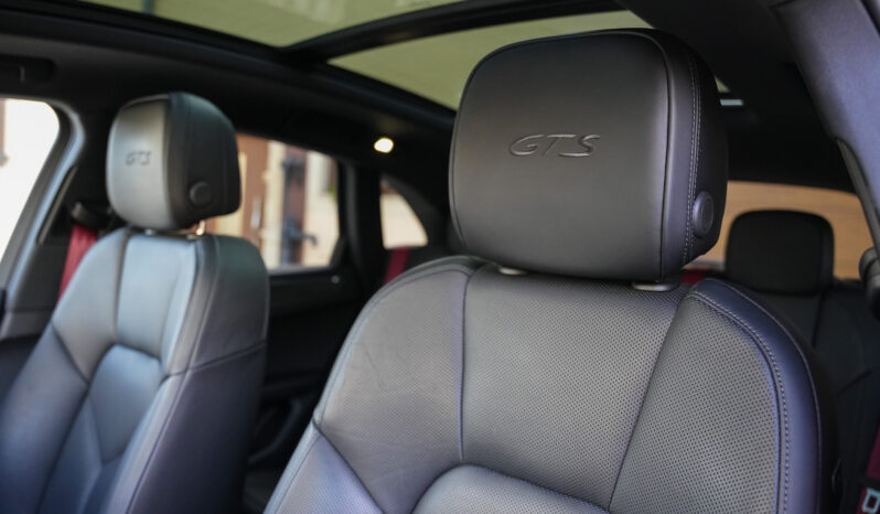 Porsche Macan GTS full