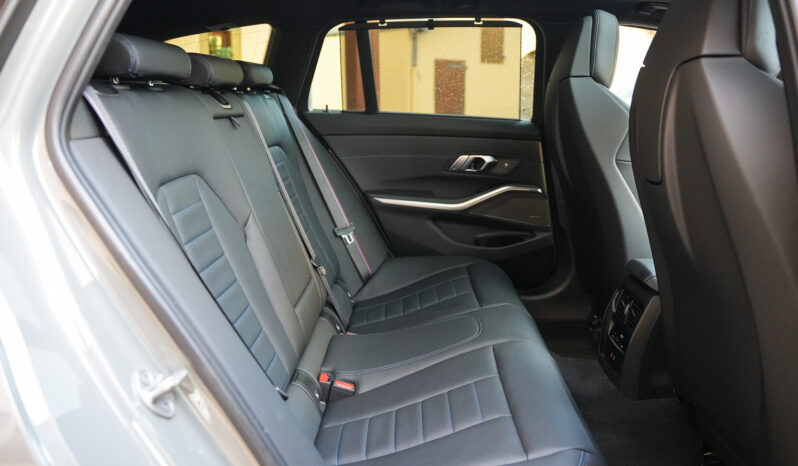 BMW M340i xDrive Touring full