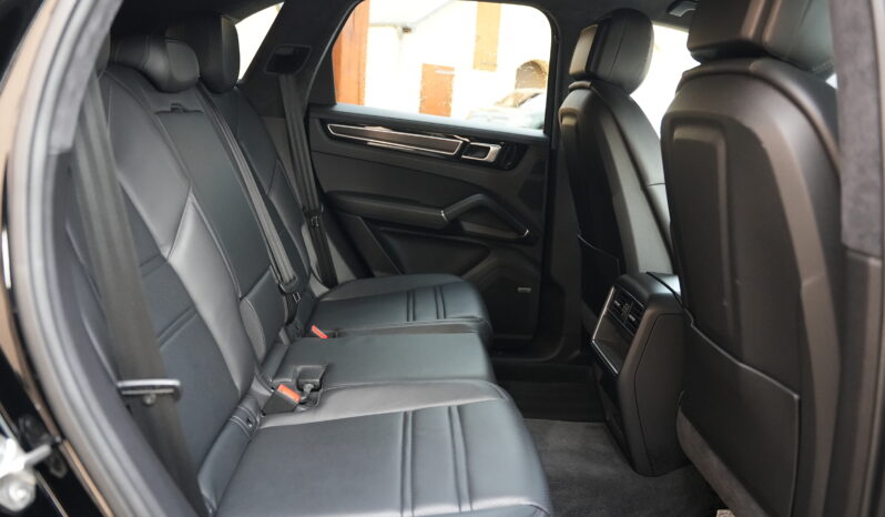 Porsche Cayenne GTS full
