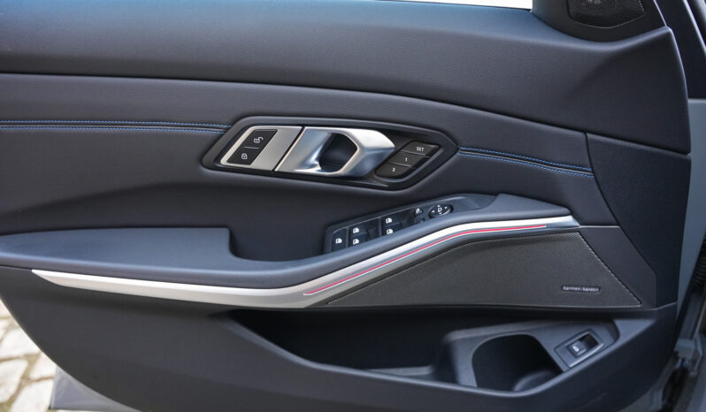 BMW M340i xDrive Touring full