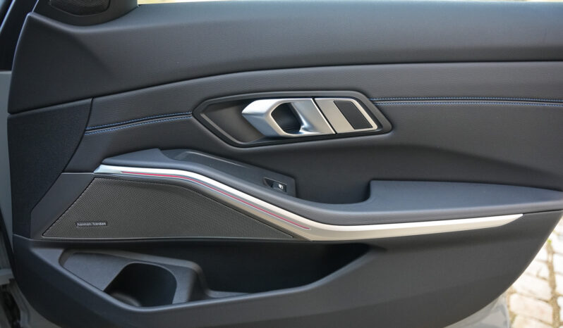 BMW M340i xDrive Touring full