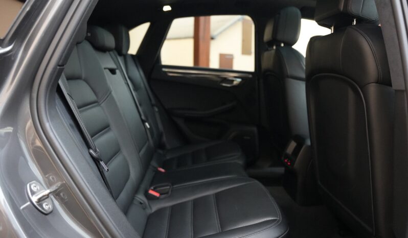 Porsche Macan Turbo full