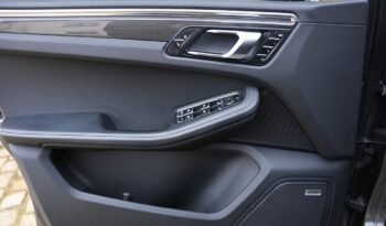 Porsche Macan Turbo full