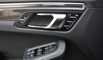 Porsche Macan Turbo full