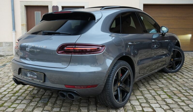 Porsche Macan Turbo full