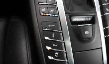 Porsche Macan Turbo full
