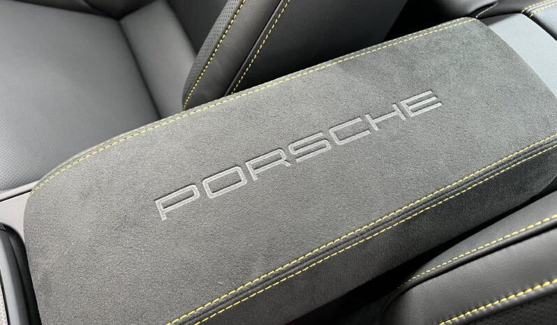 Porsche 911 Targa 4 GTS (992 II) full