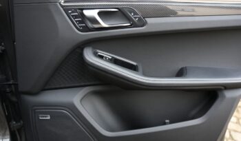 Porsche Macan Turbo full