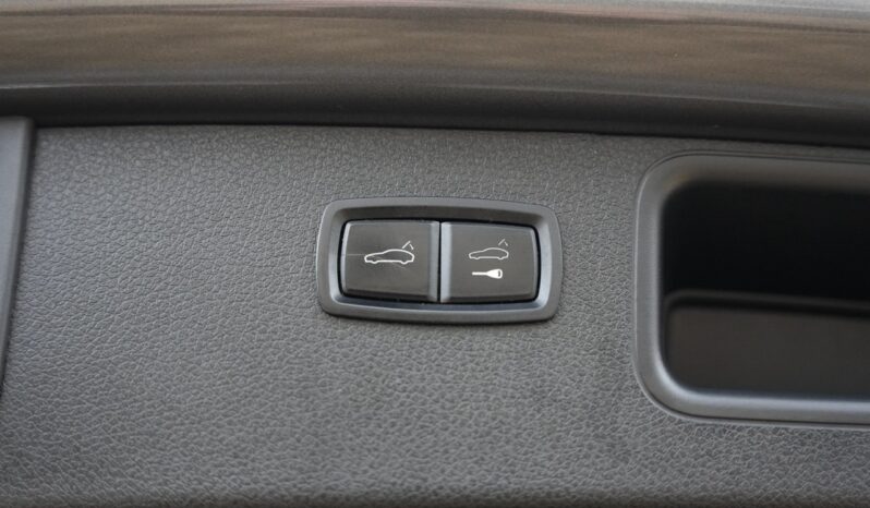 Porsche Macan Turbo full