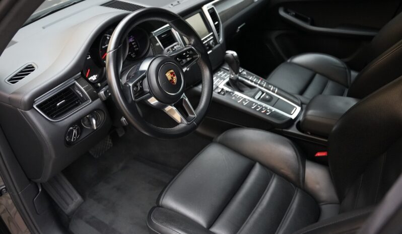 Porsche Macan Turbo full