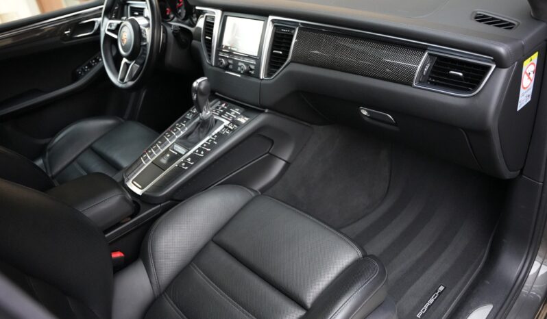 Porsche Macan Turbo full