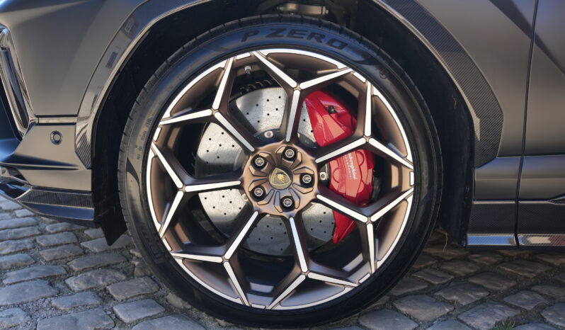 Lamborghini Urus Performante full