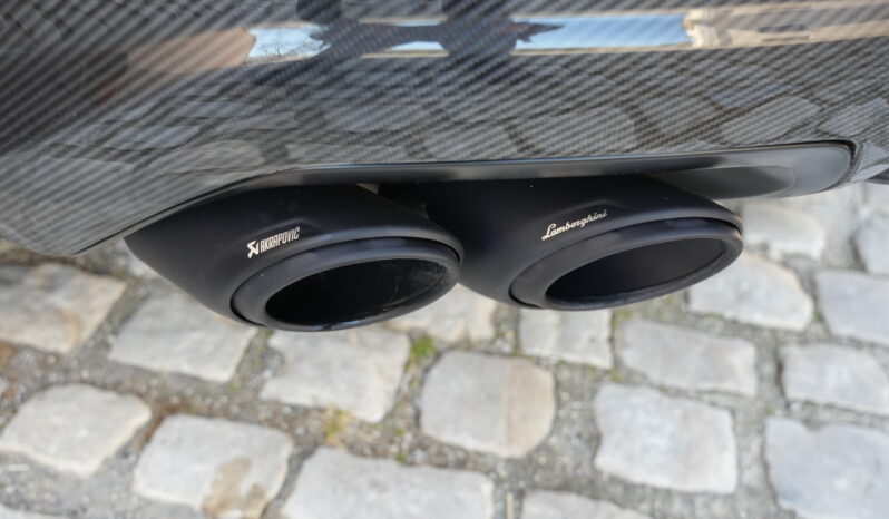 Lamborghini Urus Performante full