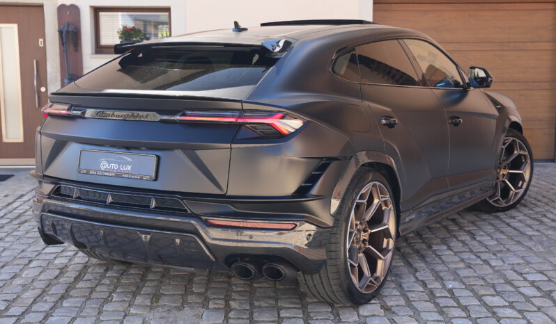 Lamborghini Urus Performante full