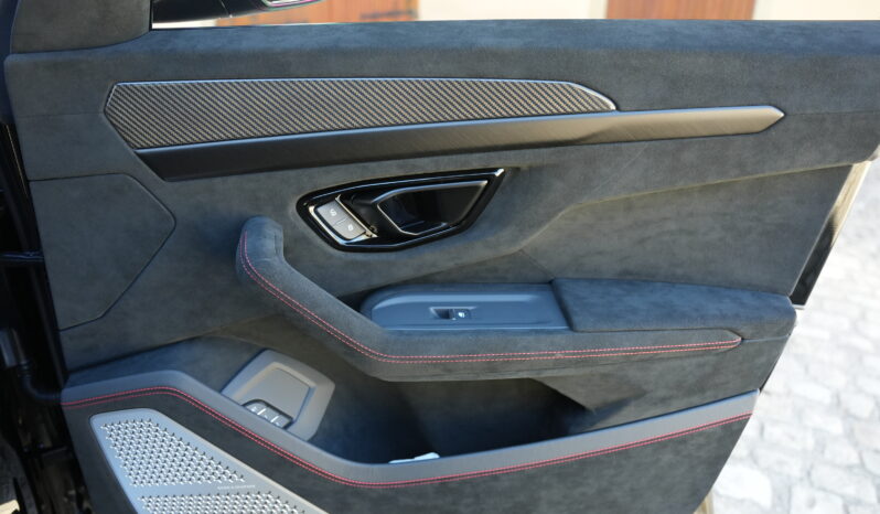 Lamborghini Urus Performante full