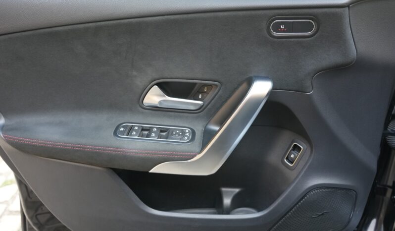 Mercedes-Benz A 250 e AMG Line 8G-DCT full
