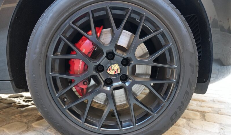 Porsche Macan GTS full