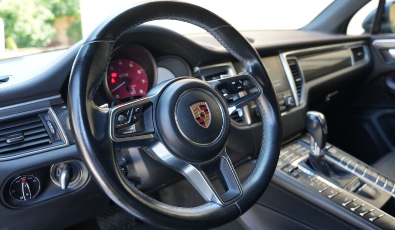 Porsche Macan GTS full