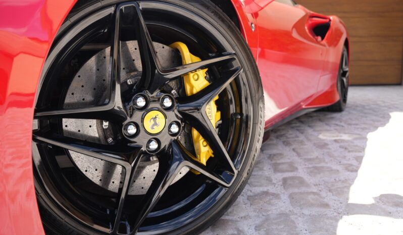 Ferrari F8 Tributo full