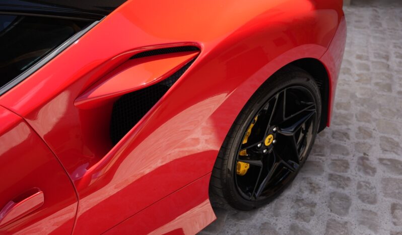 Ferrari F8 Tributo full