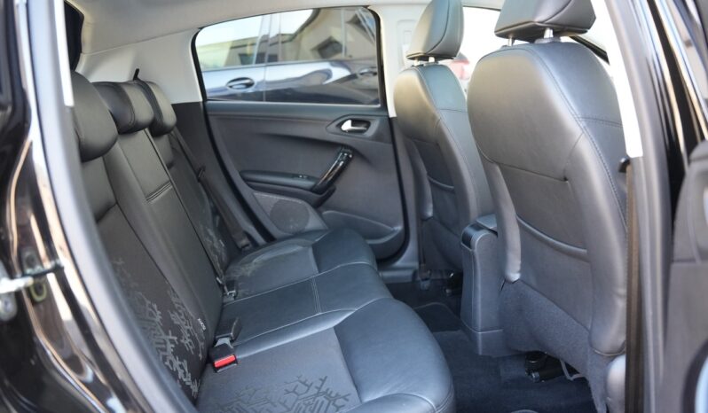 Peugeot 208 1.6 VTI 120 ch Féline 5 portes full