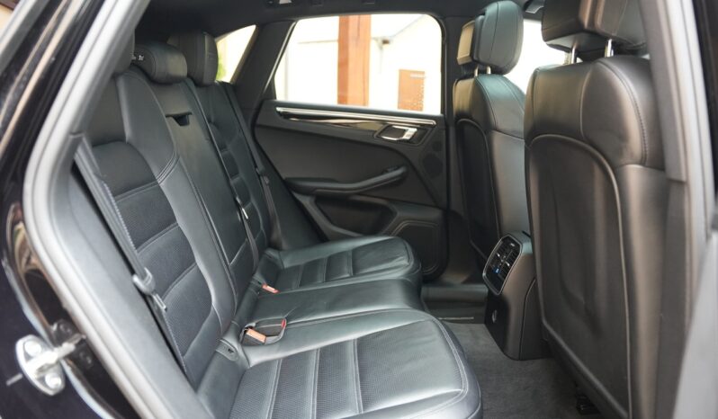 Porsche Macan GTS full
