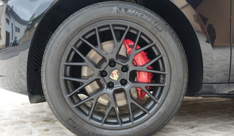 Porsche Macan GTS full