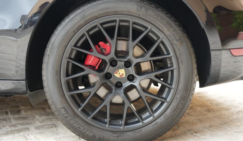 Porsche Macan GTS full