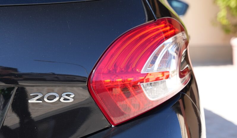 Peugeot 208 1.6 VTI 120 ch Féline 5 portes full