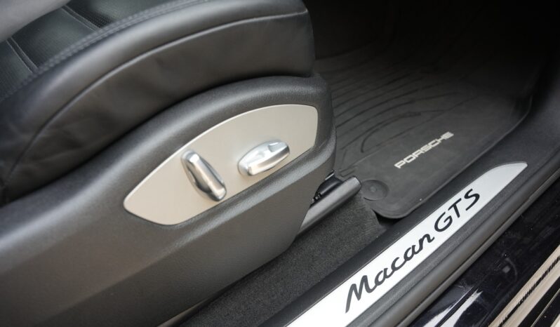Porsche Macan GTS full