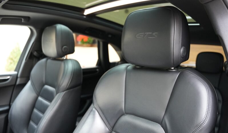 Porsche Macan GTS full