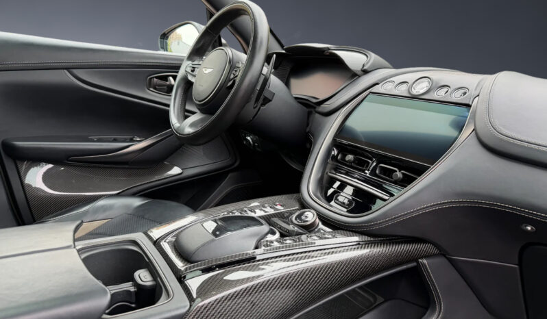 Aston Martin DBX 707 full